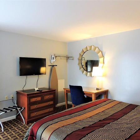 Windsor Motel Groton Kültér fotó