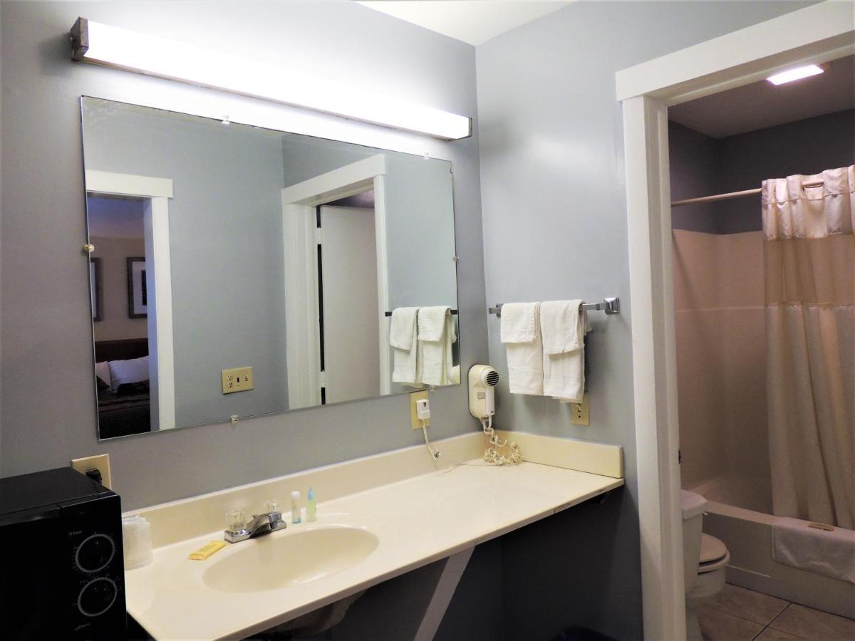 Windsor Motel Groton Kültér fotó