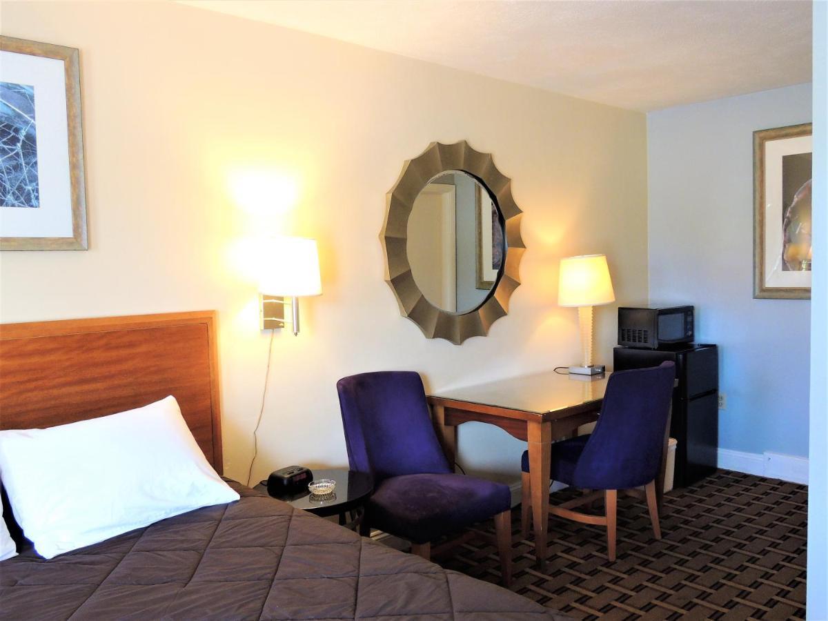 Windsor Motel Groton Kültér fotó