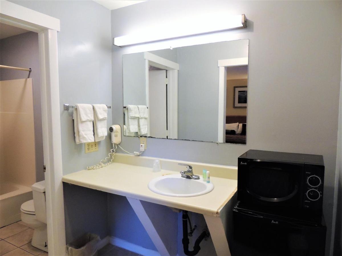 Windsor Motel Groton Kültér fotó